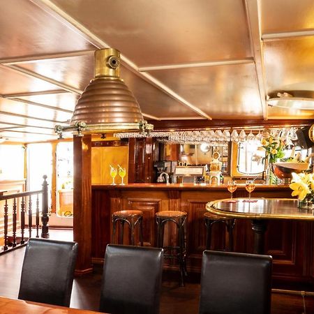 Segelschiff Loth Lorien Hotel Hamburgo Exterior foto