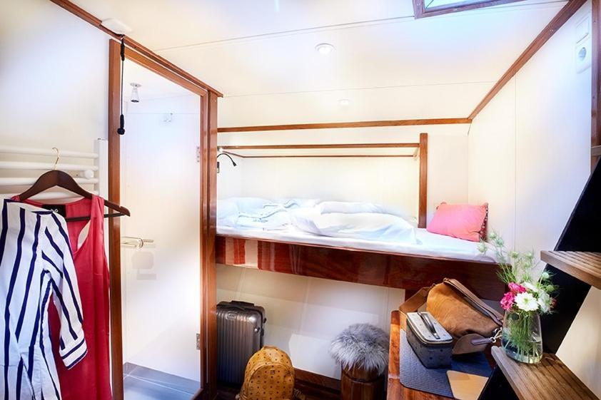 Segelschiff Loth Lorien Hotel Hamburgo Exterior foto
