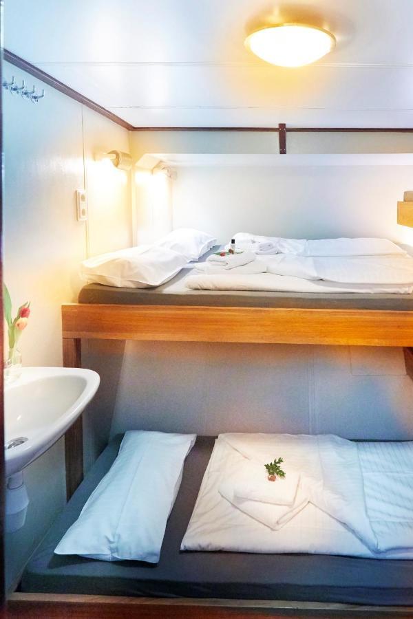 Segelschiff Loth Lorien Hotel Hamburgo Exterior foto
