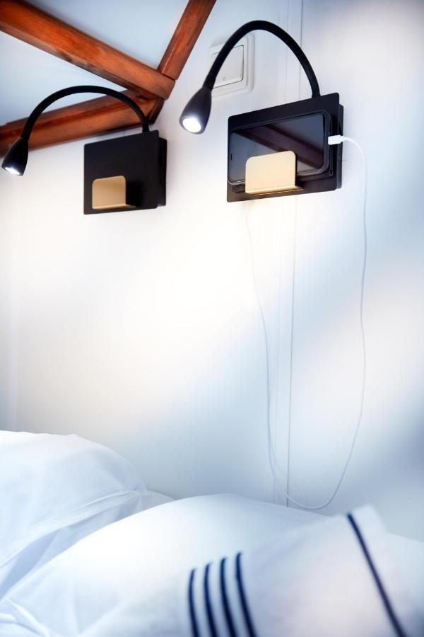 Segelschiff Loth Lorien Hotel Hamburgo Exterior foto