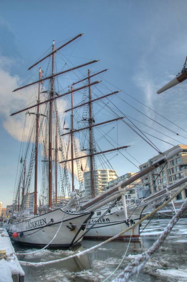 Segelschiff Loth Lorien Hotel Hamburgo Exterior foto
