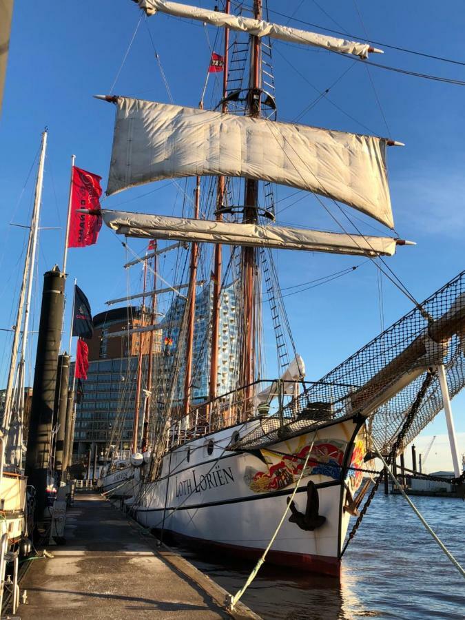 Segelschiff Loth Lorien Hotel Hamburgo Exterior foto