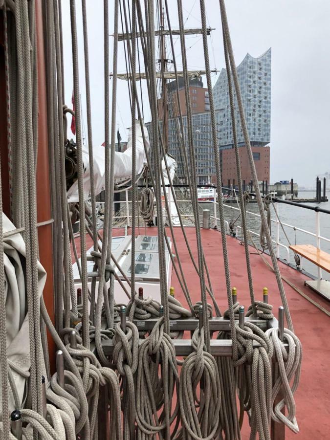 Segelschiff Loth Lorien Hotel Hamburgo Exterior foto