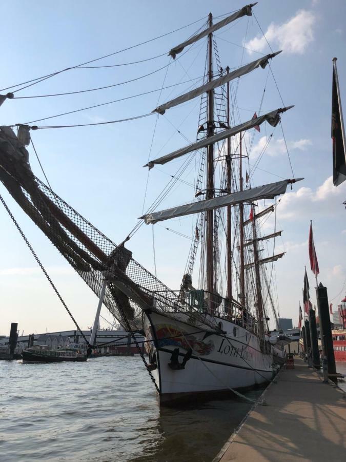 Segelschiff Loth Lorien Hotel Hamburgo Exterior foto