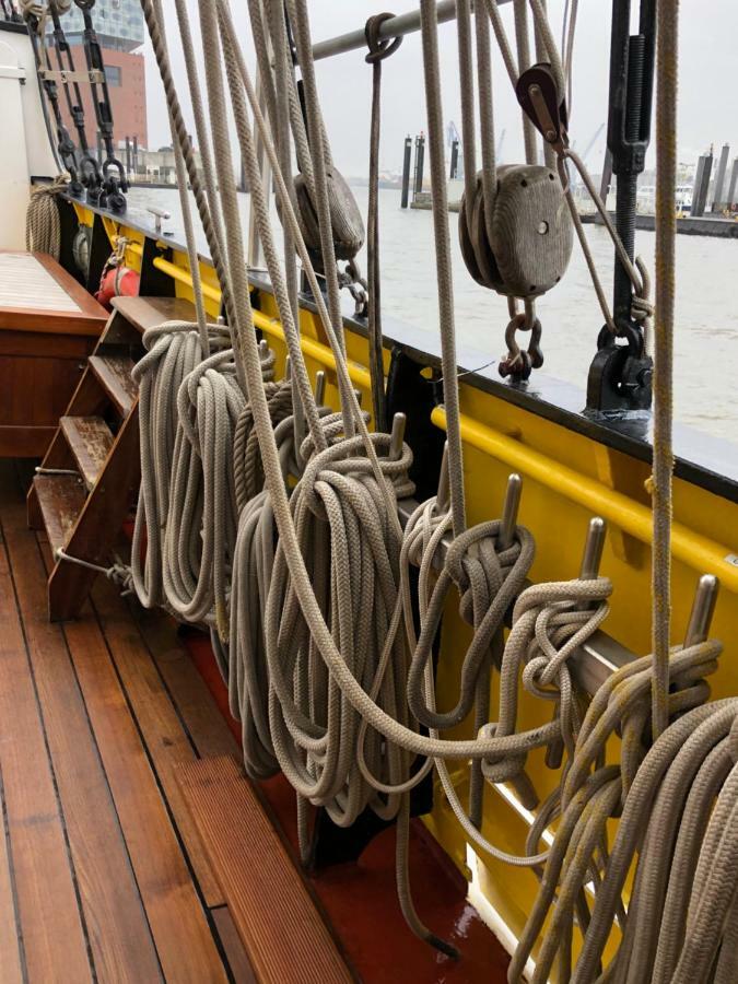 Segelschiff Loth Lorien Hotel Hamburgo Exterior foto
