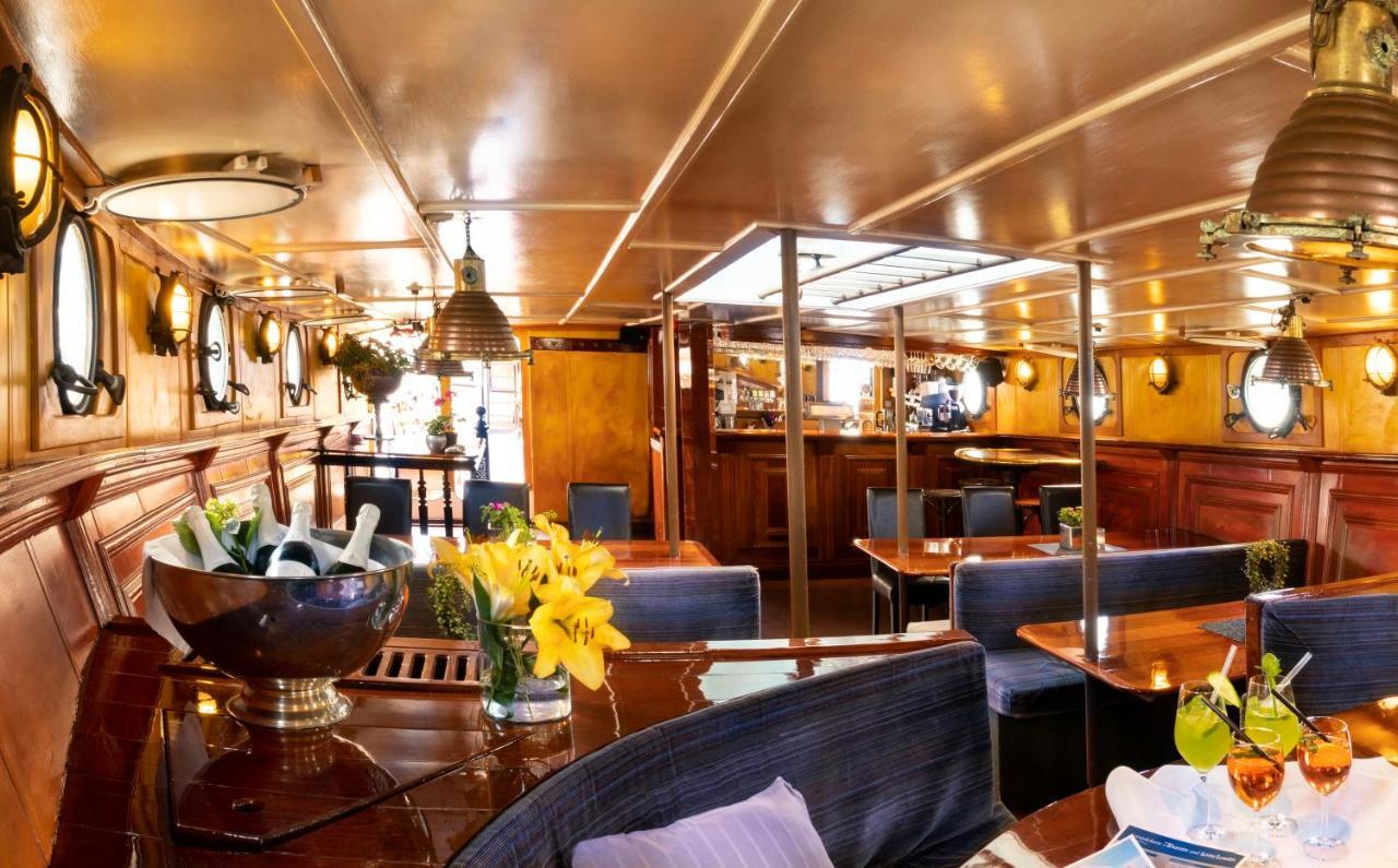 Segelschiff Loth Lorien Hotel Hamburgo Exterior foto